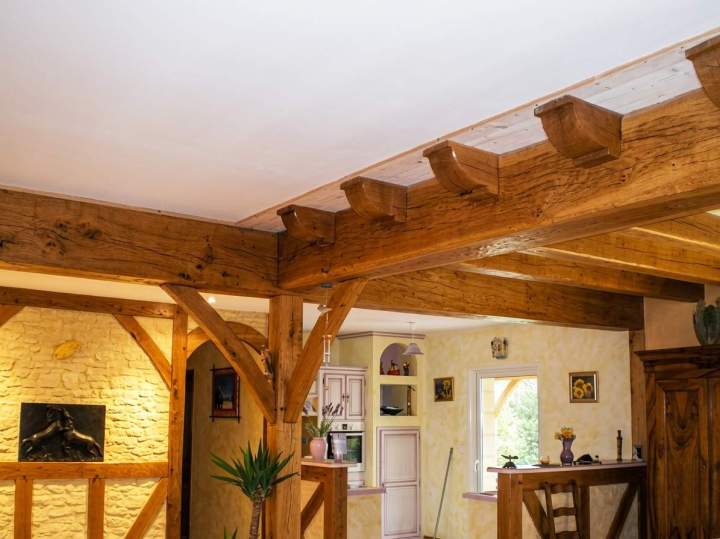 Réalisation de charpentes traditionnelles robustes
