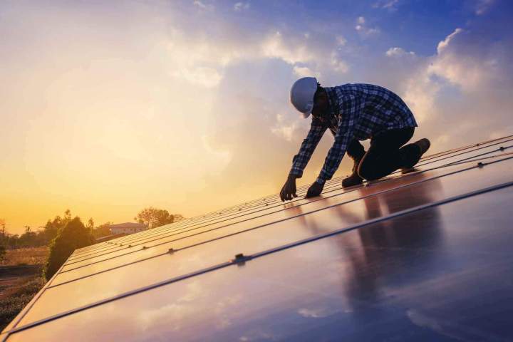 Artisan qualifié pour pose de panneaux solaires fiables